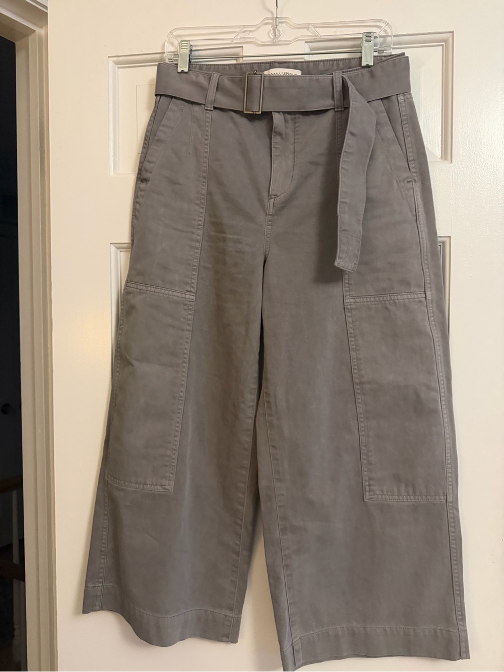 Banana republic cropped pant with belt